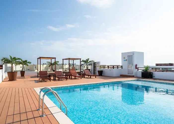 Beachfront Penthouse With 3 Bedrooms & Ocean View - Nubes