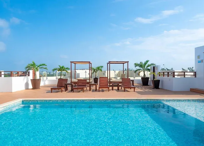 Beachfront Penthouse With 3 Bedrooms & Ocean View - Nubes Hébergement de vacances *