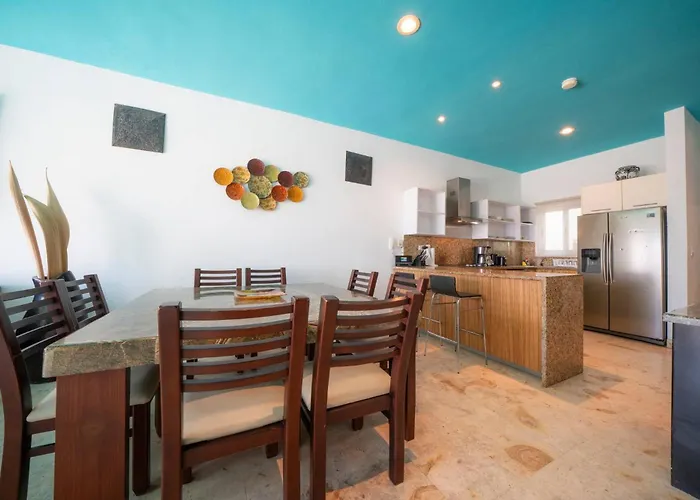 Beachfront Penthouse With 3 Bedrooms & Ocean View - Nubes